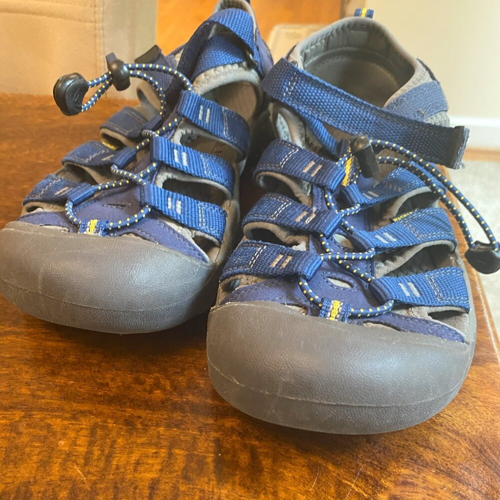 KEEN Unisex Big Kids Newport H2 Sandal Blue Depths/Gargoyle Grey 1009962 Size 7